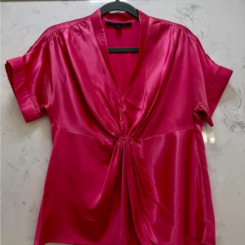 100% silk Anne Klein Top Fushia